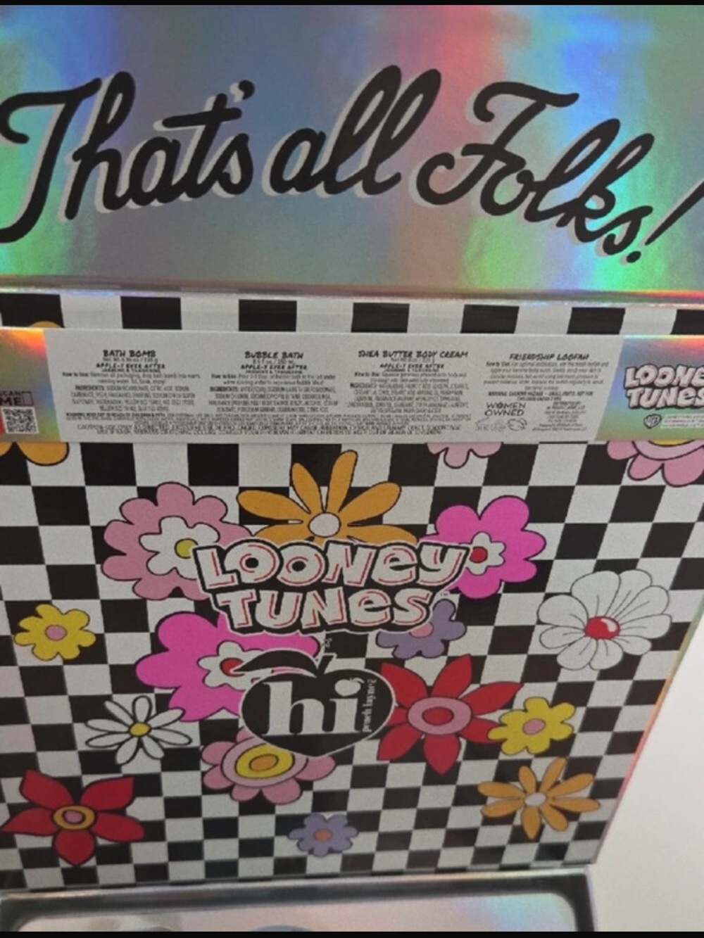 Looney Tunes x hi! Suds + Soak Bath & Body Gift Set – NEW - Picture 3 of 5